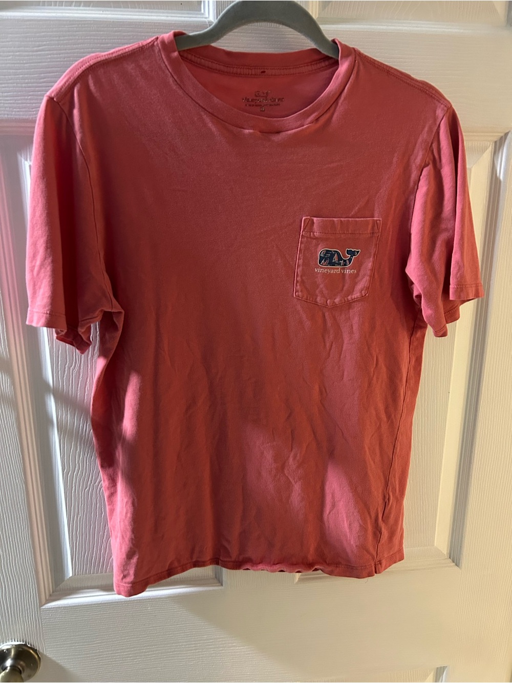Vineyard Vines Womens T Shirt Medium Pink Short Sleeve Pocket Whale Logo